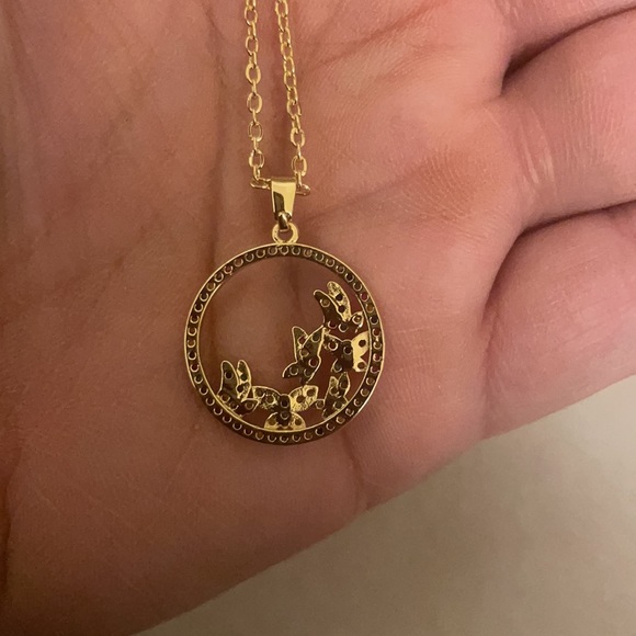 18k plated circle w/butterfly pendant necklace - Picture 5 of 11